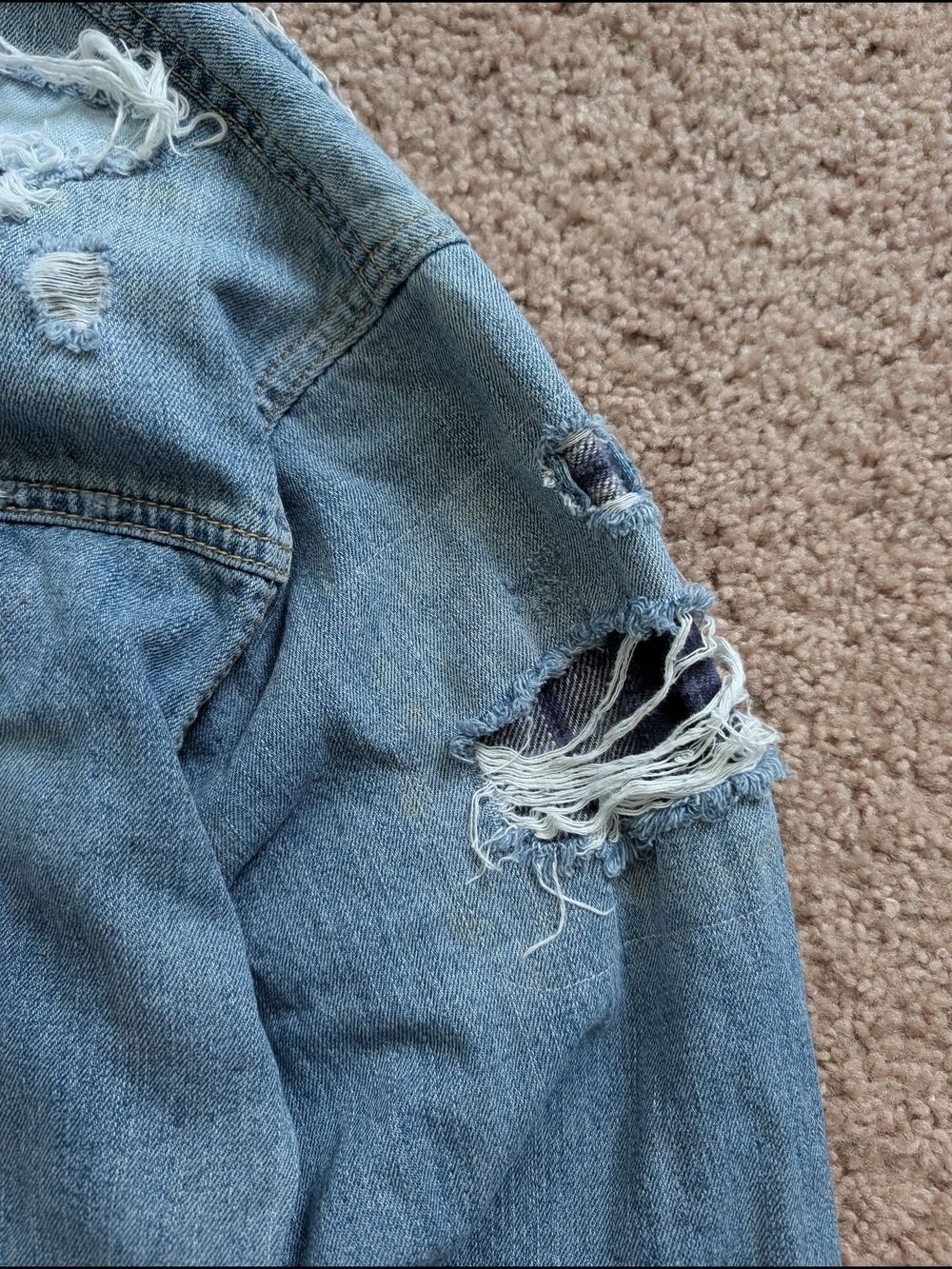 American Eagle Mens Light Wash Blue Destroyed Distress Denim Jacket Size Medium - Picture 7 of 11